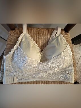 Cara Mia Beige Lace Crossover Wireless Support Bra 4X